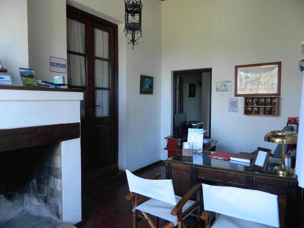 Hostal El Cerrito San Lorenzo San Lorenzo  Exterior photo