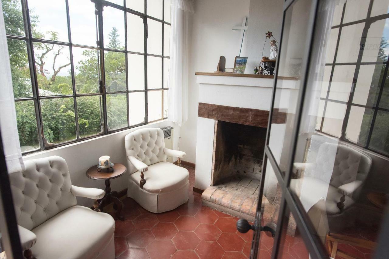 Hostal El Cerrito San Lorenzo San Lorenzo  Exterior photo